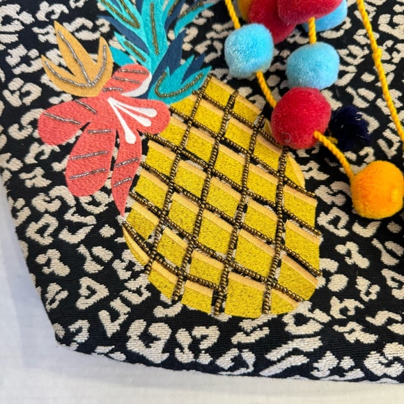 American & Beyond Leopard Cheetah Beaded Pineapple Cane Handles Tote Bag - Picture 9 of 16